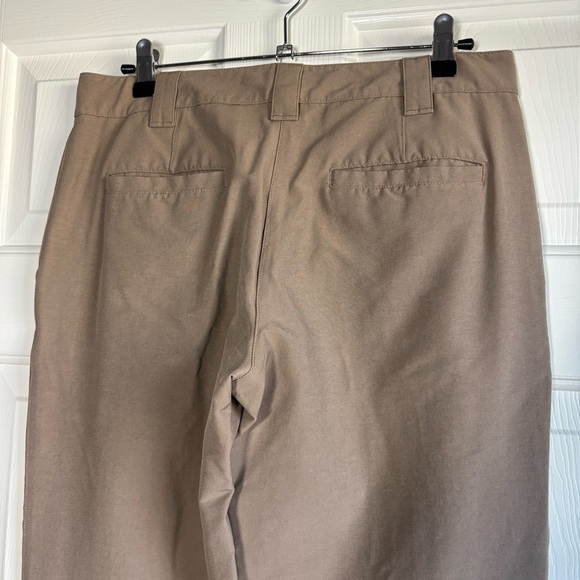 L.L. Bean Trail Hiking Pants Women's 8P Petite Nylon Tan Straight Leg Pockets - Picture 6 of 11